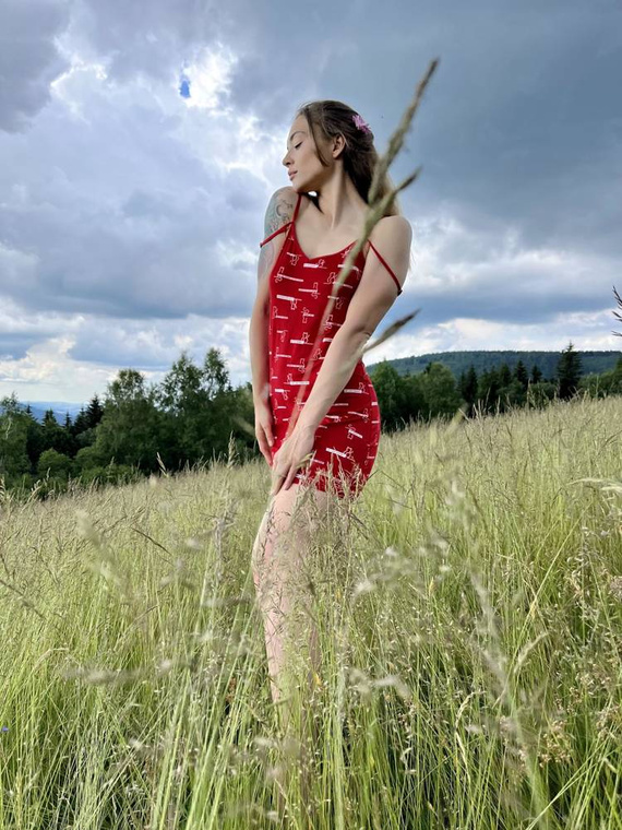 659 Cat Love Forex trägerloses Nachthemd - rot