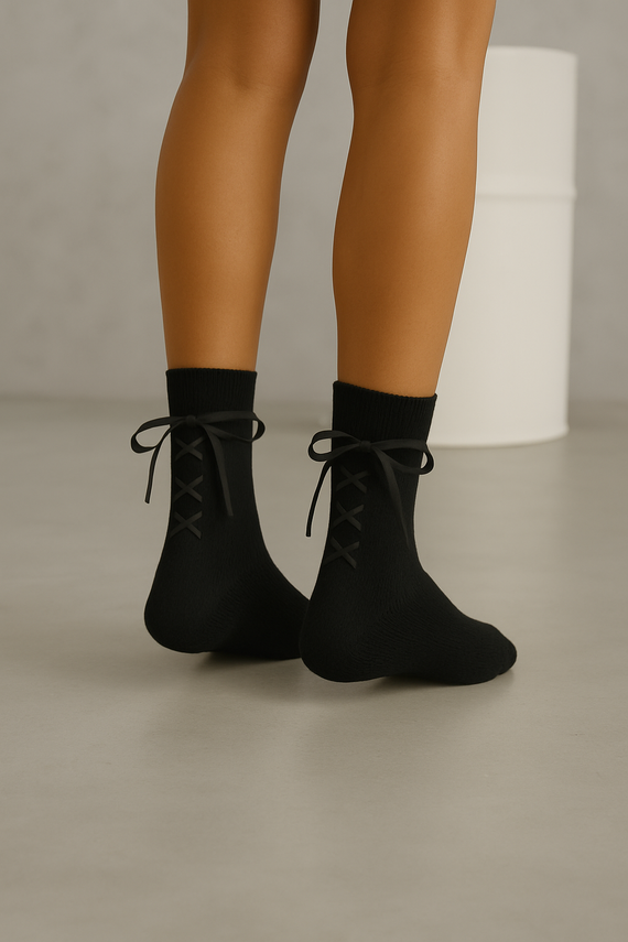 1597.001 Milena Damen-Schnürsocken – Schwarz 2