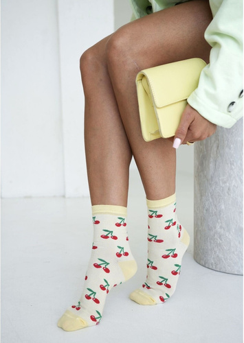 Damen Socken Milena 0200-256 baumwollfarben in Butter-Kirschrot