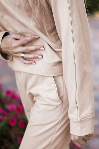 Maio Mirale Damen-Trainingsanzug, Baumwolle 95 % Baumwolle 5 % Elasthan, polnische Produktion – elegantes Sportset – Beige