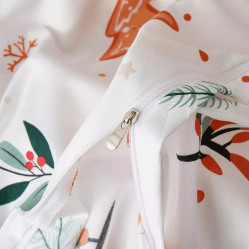 Lebkuchen-Lebkuchen-Weihnachts-Mikrosatin-Bettwäsche, weiß I25 von Needle and Thread – weich, glatt und langlebig