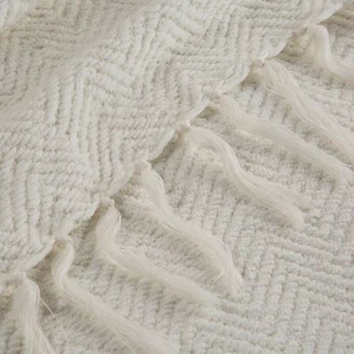 Milo Decke Tagesdecke mit Fransen Eurocurtains weiß