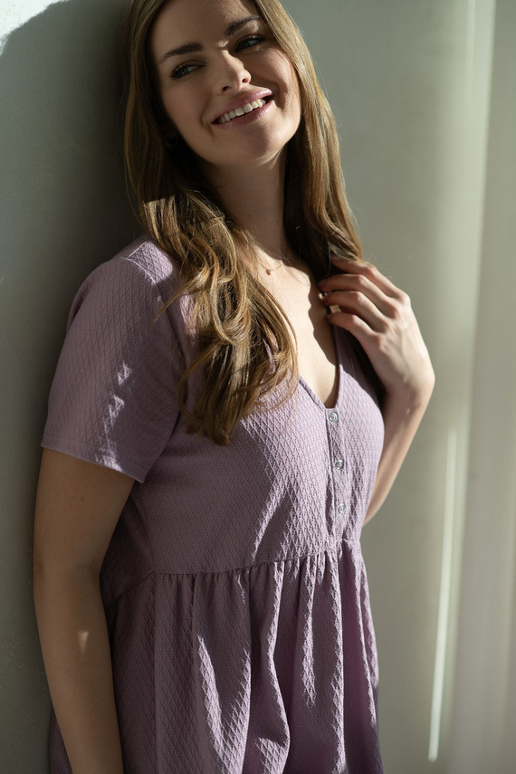 Aurora Umstands- und Stillnachthemd Lavendel Milk&amp;Love – Baumwolle, Knopfleiste, poliert