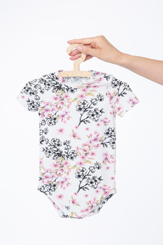Babybody Milk & Love Blumen hell Baumwolle kurzarm