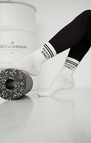 0200-189 Pilates-Babe! Ecrufarbene Damensocken Milena – Baumwolle