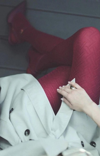 1237 Liset Strumpfhose 80 den Gabriella Burgund – geometrisch, weich, 3D-Technologie