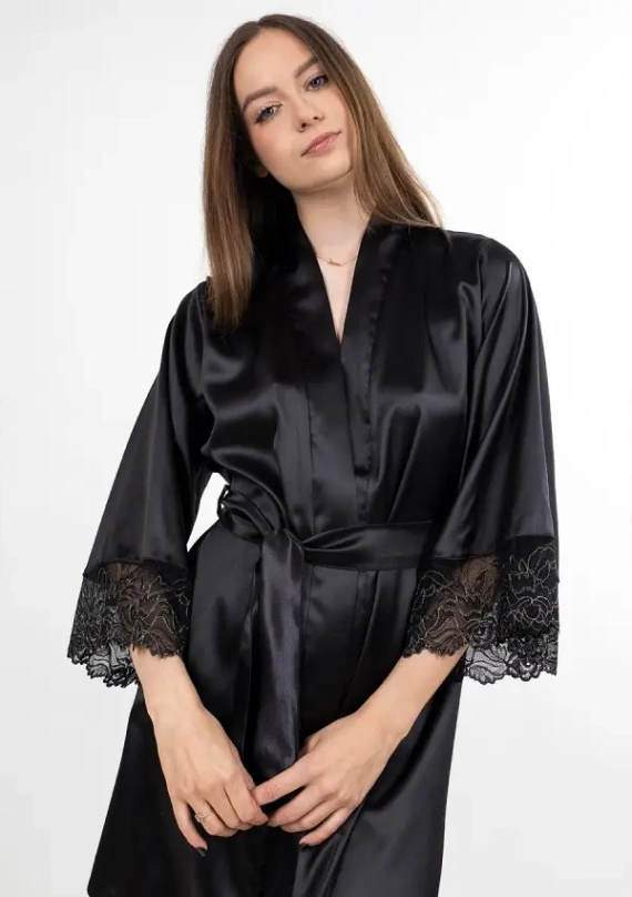 Asteria Robe Dkaren schwarz – Satin mit Spitze, elegant und sinnlich