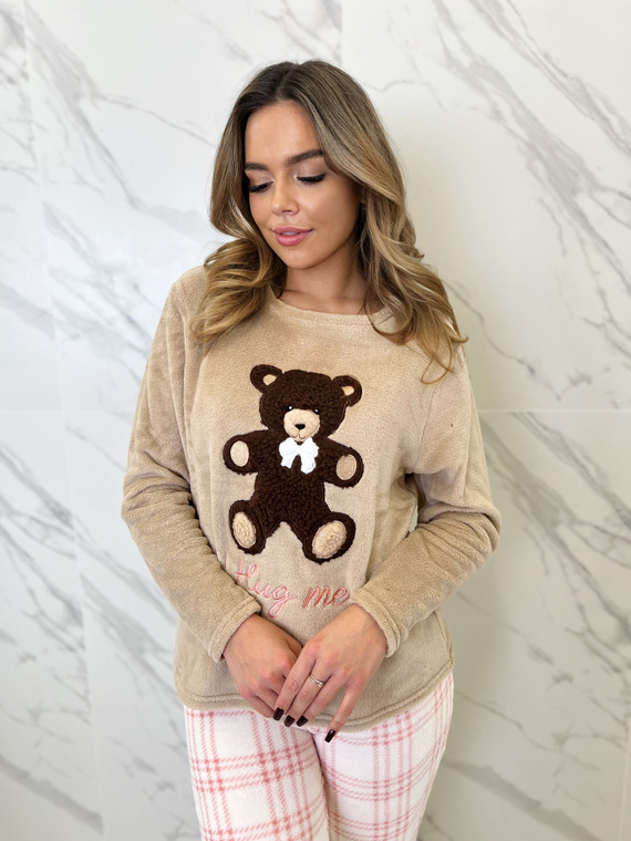 Madlen Piżama damska Sorbetto brązowa  – polarowa, z haftem misia i spodniami w kratkę