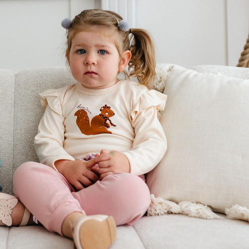 Fluffy Tails Eevi Baby-Body – ecru, lange Ärmel, Rüschen an den Schultern