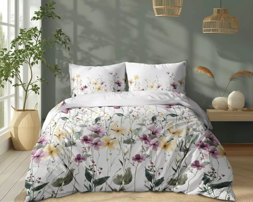 5773 A Cotton Bloom Detexpol weiße Baumwollbettwäsche mit gelben und violetten Wildblumen – 100 % Baumwolle, doppelseitig, polnische Produktion