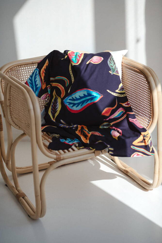 Tropical Navy Milk&Love Bambuswickeltuch