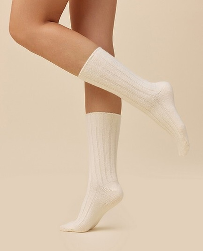 Gabriella Damensocken SW/069 creme – Merinowolle, gerippt, mit druckfreiem Bündchen