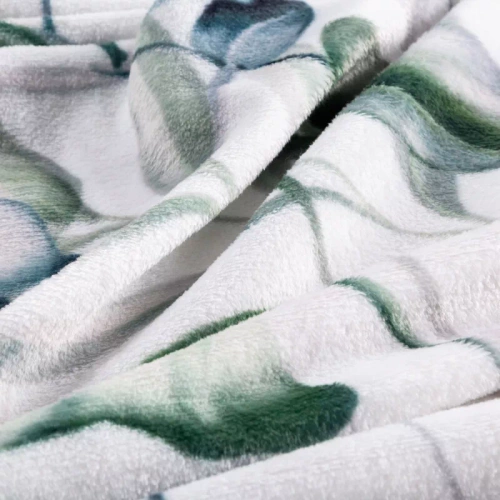 Ellen Blanket Tagesdecke lässt Eurocurtains weiß