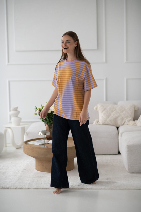 Mamahood Milk&Love Schwangerschafts- und Still-T-Shirt, honigfarbene und lila Streifen – bequem und stilvoll