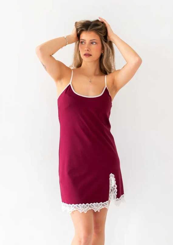 Unterkleid Dkaren Emma 2 aus Baumwolle mit Spitze und verstellbaren Trägern – bordeaux