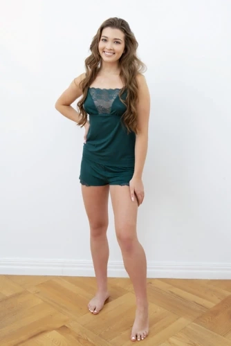 Intrigue Damen Schlafanzug mit schmalen Trägern, kurze Shorts Italian Fashion- zelona