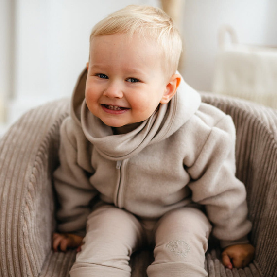 Eevi Kinderjacke aus Merinowolle – beige, atmungsaktiv und weich