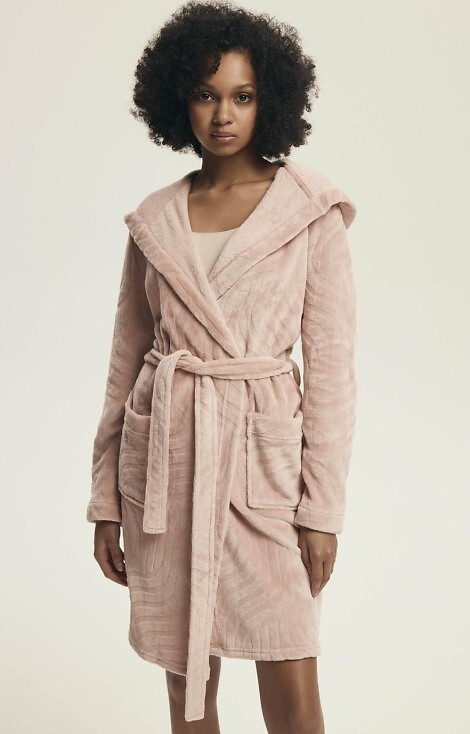 43602 Devyn Damen-Bademantel mit Kapuze Henderson Dusty Rose – kurz, warm, Samt