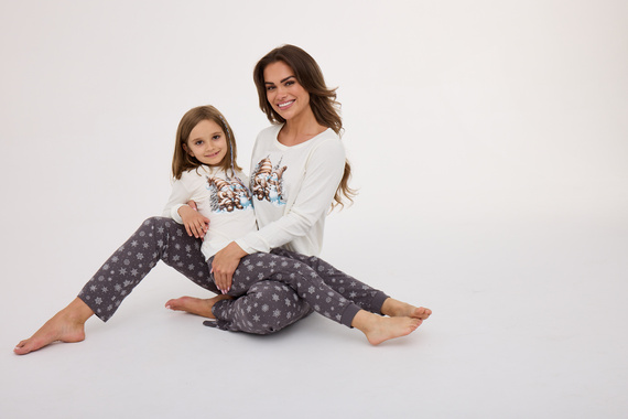 855/428 Friends Cornette Ecru Damen-Pyjama – Baumwolle, lange Ärmel | Stilvoll und komfortabel