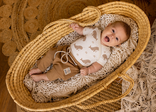 03256 „Marlin“ Baby-Body mit kurzen Ärmeln und Reißverschluss Makoma