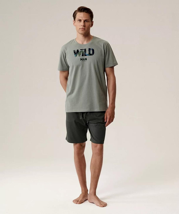 Herrenpyjama NMP-396 – grün/khakifarbene Baumwolle, kurze Ärmel, leicht und bequem für den Sommer