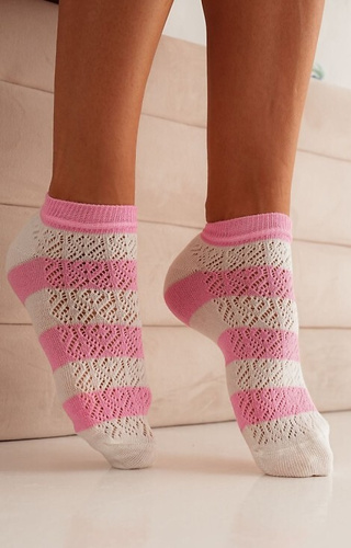 1504 Gestreifte durchbrochene Damenfüße Milena weiß-rosa