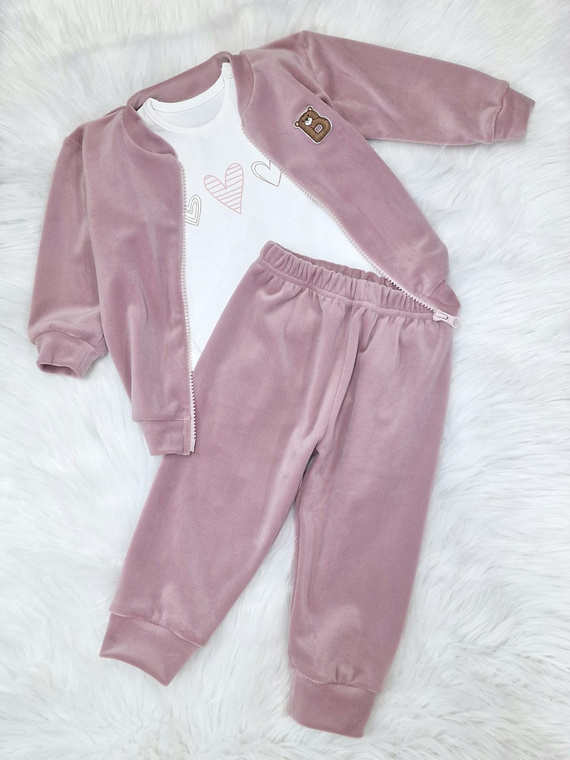 Ecru-Baby-Body mit drei Herzen aus Bambarillo – Baumwolle, elastischer Strick, perfekt für den „BEAR“-Trainingsanzug