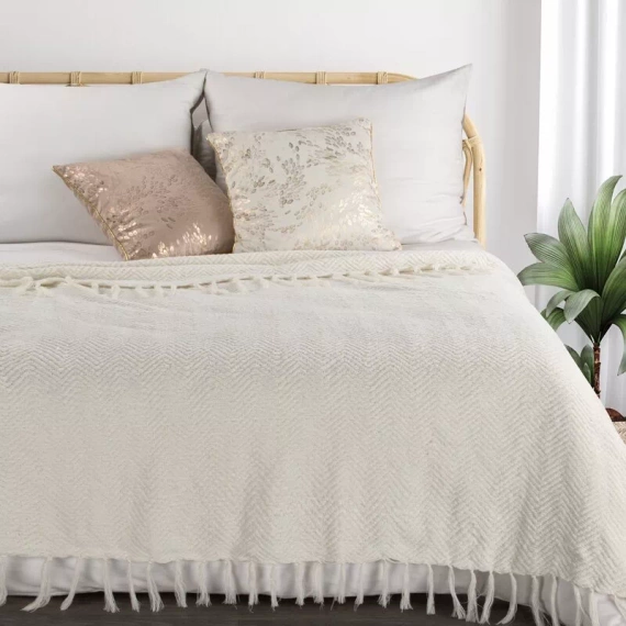 Milo Decke Tagesdecke mit Fransen Eurocurtains weiß