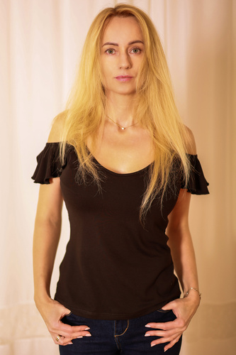 Vera Mirale Damenbluse – offene Schulter, Rüschen, Viskose – Schwarz