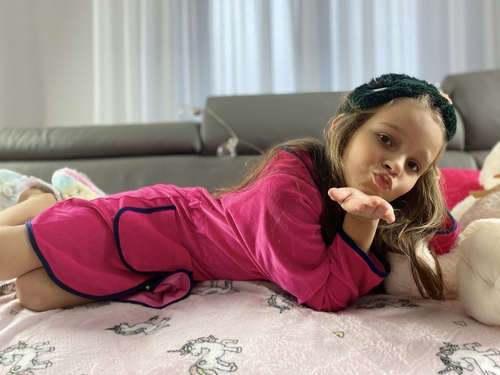 374 / 375 Desiree Baby Bademantel - Himbeere