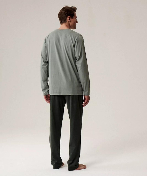 Herrenpyjama NMP-392 Atlantic – grün/khakifarbene Baumwolle, lange Ärmel, stylisches Set für kalte Nächte