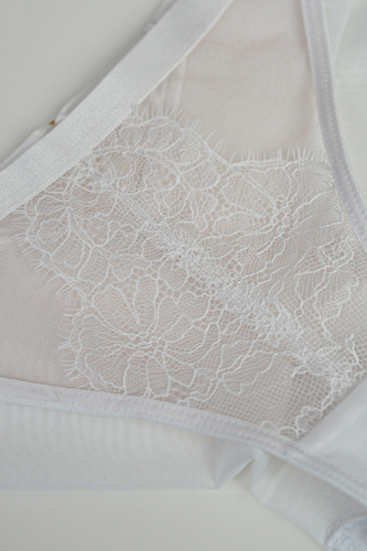 Mediolano Pure 19260 weiße elegante Damen Brazilian Slip aus Spitze