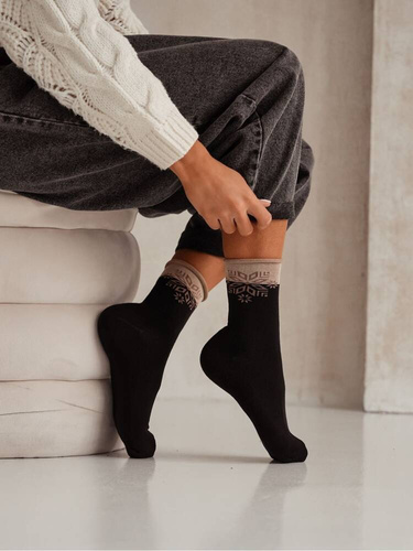 0071-007 Snowflake Unique Damen Weihnachtssocken Milena – schwarz