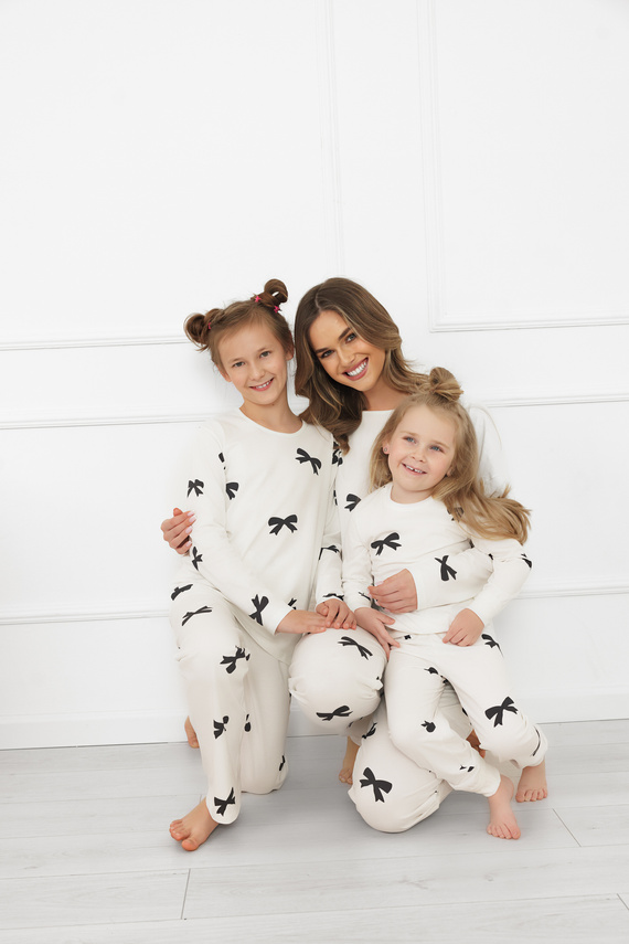Figaro Schlafanzug für Mädchen - ecru, Baumwolle, lange Ärmel und Hose Italian Fashion 