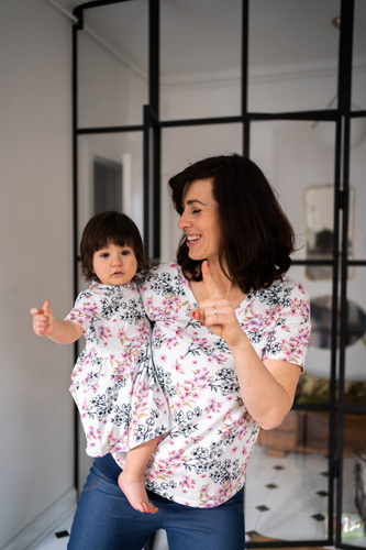 Body mit Rock Milk & Love helle Blumen kurzarm