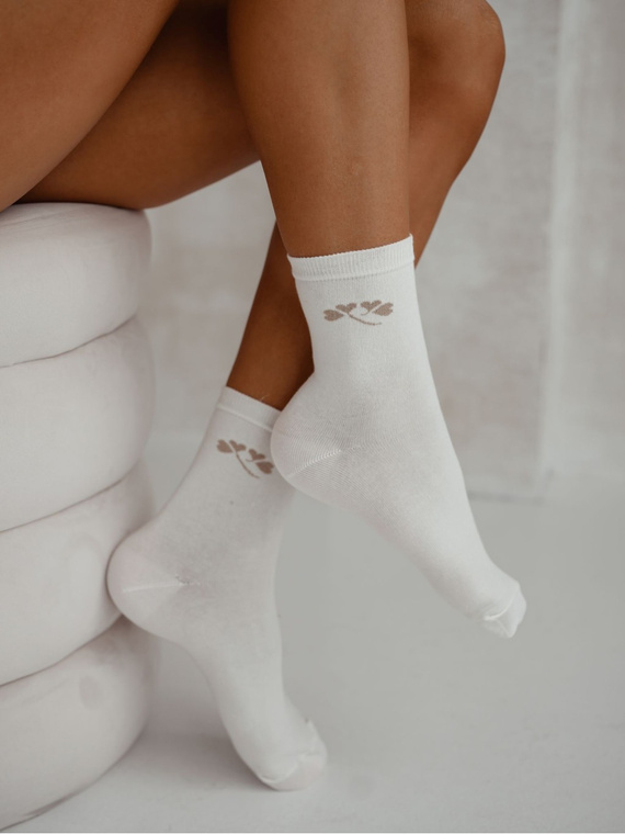 Milena 0200-178 – Damen-Baumwollsocken mit kleinem Muster und Lurexfaden | Polnische Produktion – naturfarben