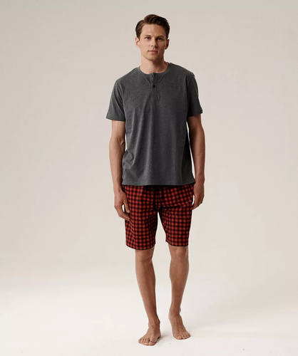 Herrenpyjama NMP-397 – grau-rote Baumwolle, kurze Ärmel, leicht und bequem für den Sommer