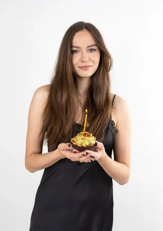 Rut Langer Satin-Petticoat schwarz Dkaren | elegantes Nachthemd mit Trägern