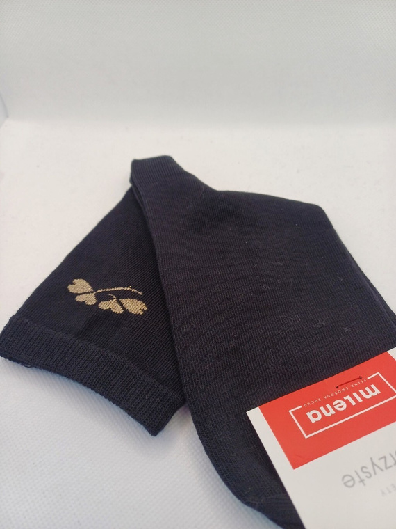 Milena 0200-178 – Damen-Baumwollsocken mit kleinem Muster und Lurexfaden | Polnische Produktion – schwarz