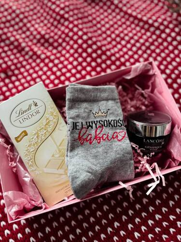 0200-134 Damensocken „Her Highness Grandma Milena“ – Light Melange