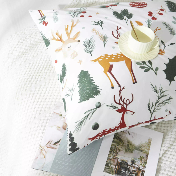 Weihnachtswald-Weihnachts-Mikrosatin-Weißbettwäsche I25 von Igli i Nitki – weich, glatt und langlebig