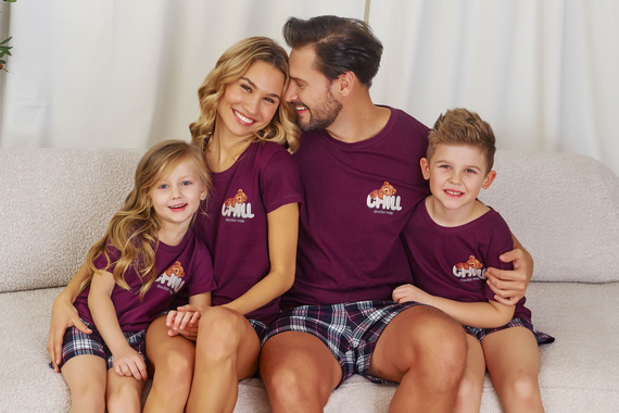 7202 „Chill“ Unisex Doctor Nap Kinderpyjama – Burgunderrot