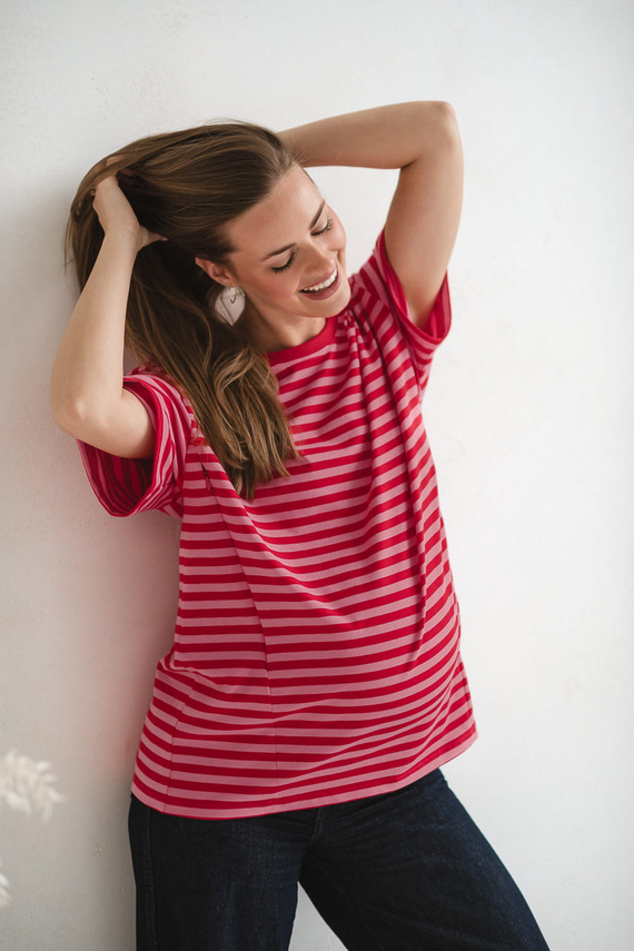 Mamahood Milk&Love Schwangerschafts- und Still-T-Shirt, rot-rosa gestreift – bequem und stilvoll