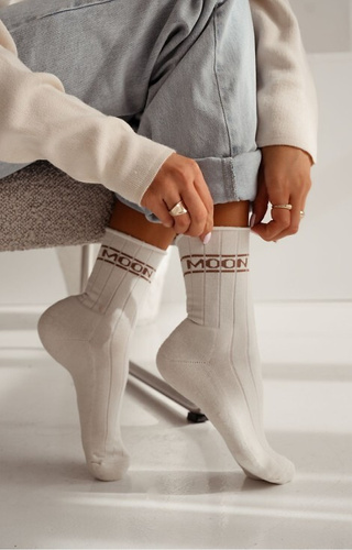 0071-009 Einzigartige, ecrufarbene Damensocken Milena – Baumwolle, Halbfrottee