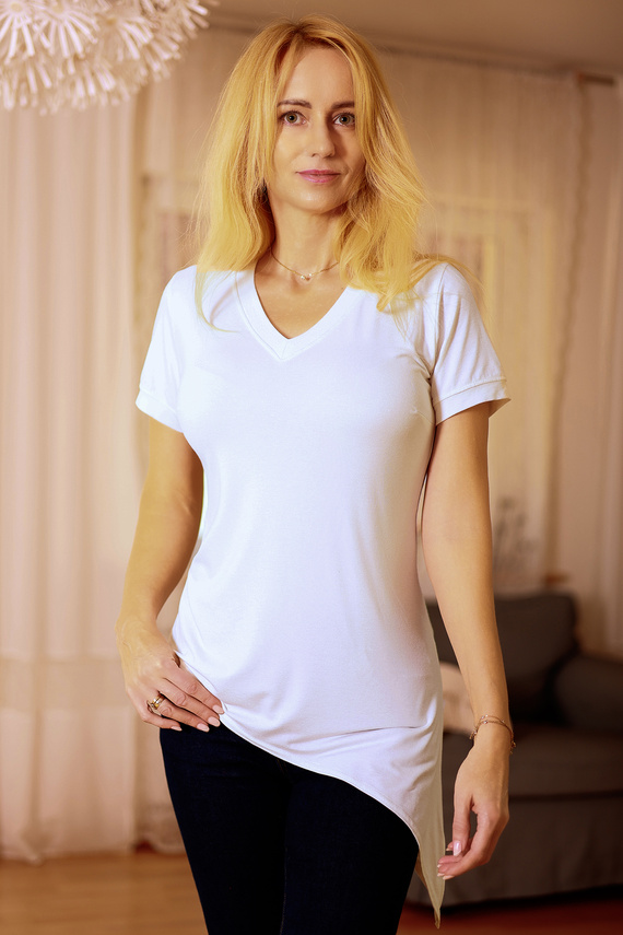 Aria Mirale Bluse – Viskose, asymmetrisch, V-Ausschnitt – Ecru