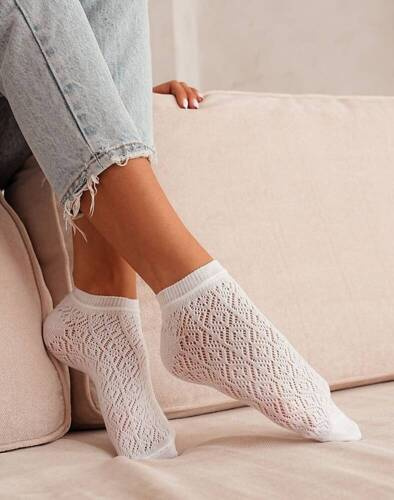 1504-002 Durchbrochene Damenfüße Milena – weiß