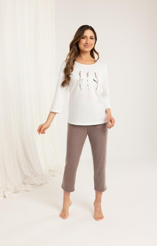 Pyjama 703 Regina Baumwolle Ecru – Damen, 3/4 Ärmel, 7/8 Hosen, Pflanzendruck