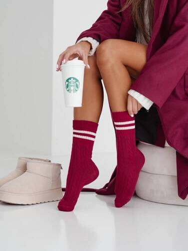 1542-001 Braid Milena Damensocken – Burgund