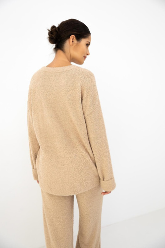 Damen Komplettset Zerina Beige Sensis – weicher Bouclé-Stoff, AMORE-Schriftzug, bequeme Hose