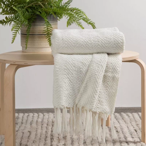 Milo Decke Tagesdecke mit Fransen Eurocurtains weiß